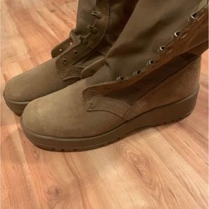 Mens Boots Size 11.5